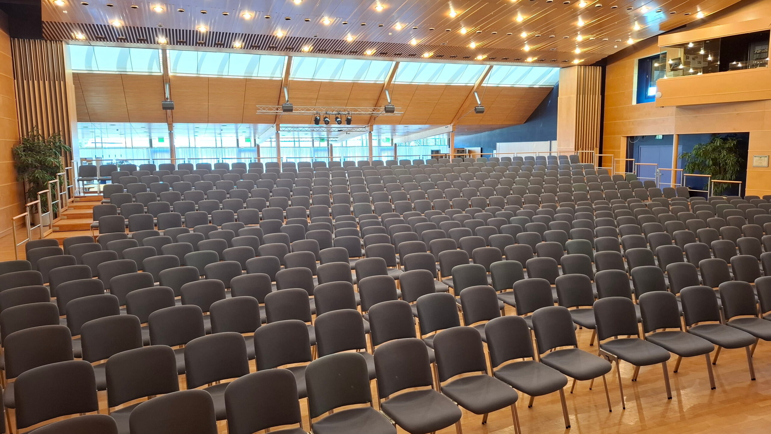 Saal_550ansteigend2