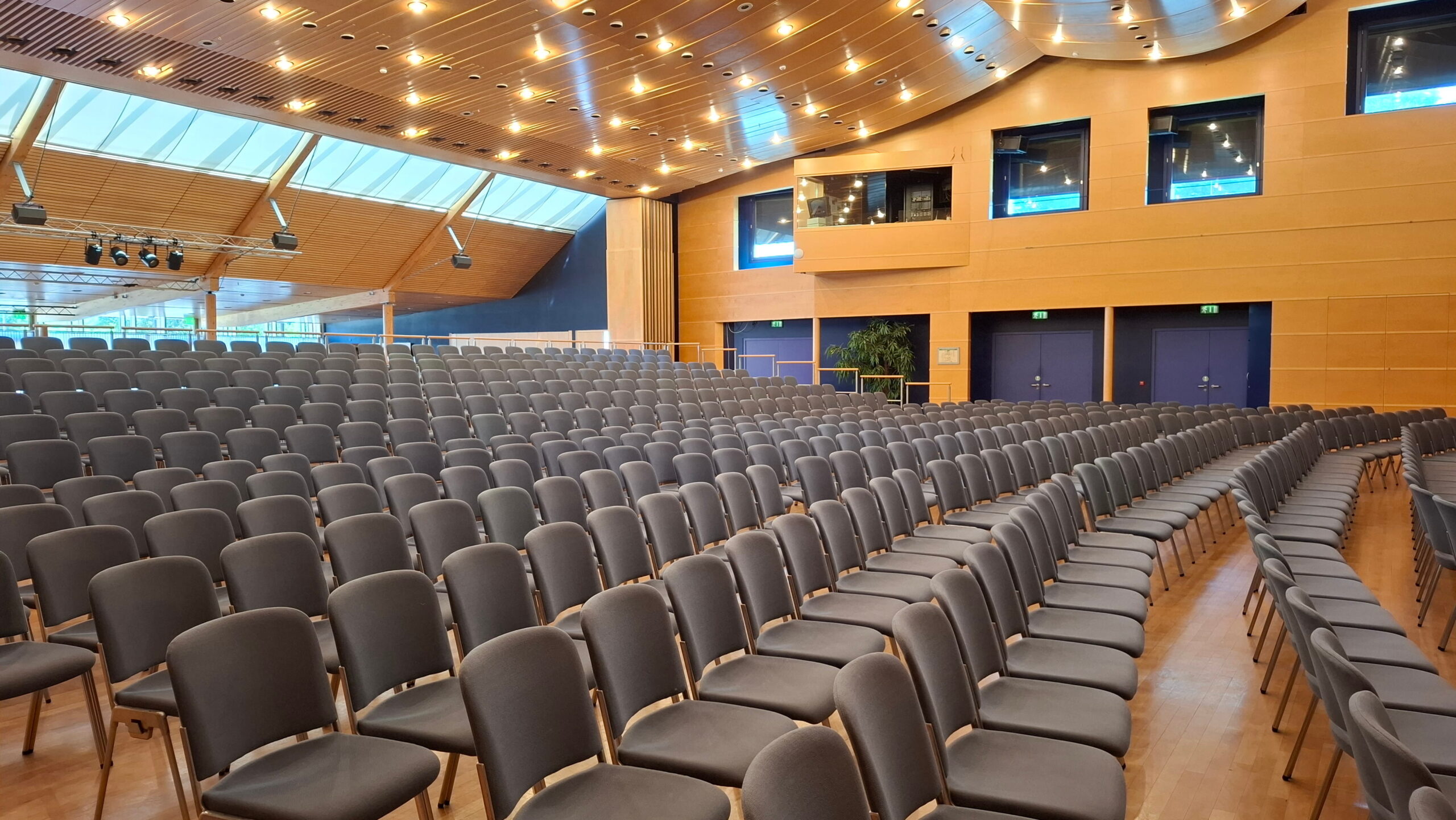 Saal_550ansteigend3